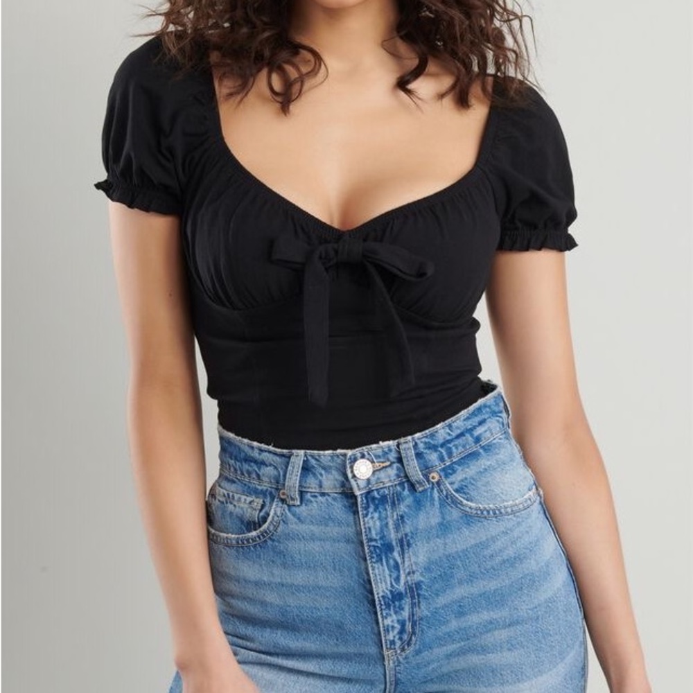 Garage Puff Sleeve Cropped Top